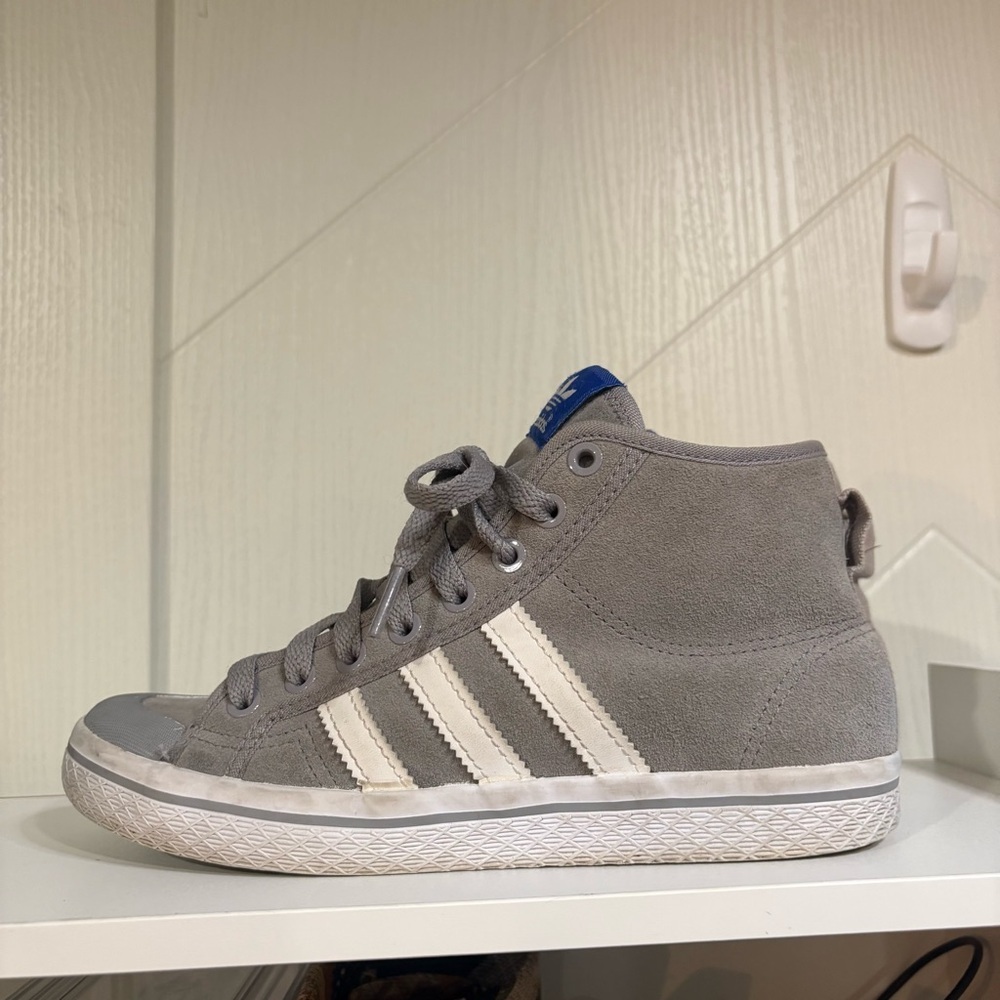Adidas Originals Mid-Top Grey Suede Sneakers Blue Tongue Trefoil‎ Logo Size US 6